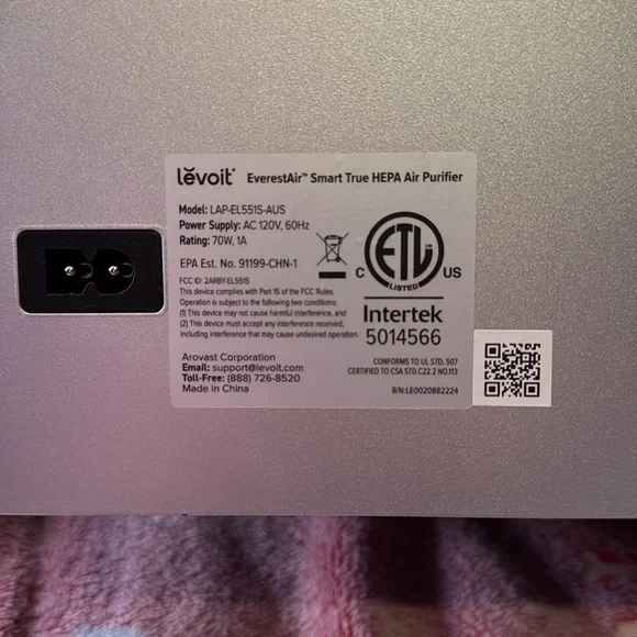 Levoit Air Purifier in White - Picture 2 of 7